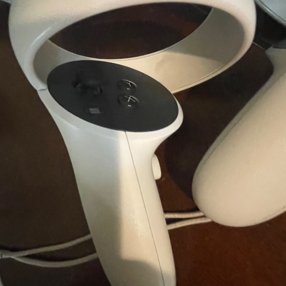 Oculus Quest 2 128gb Full Set + extra (ready to ship) - Picture 6 of 8